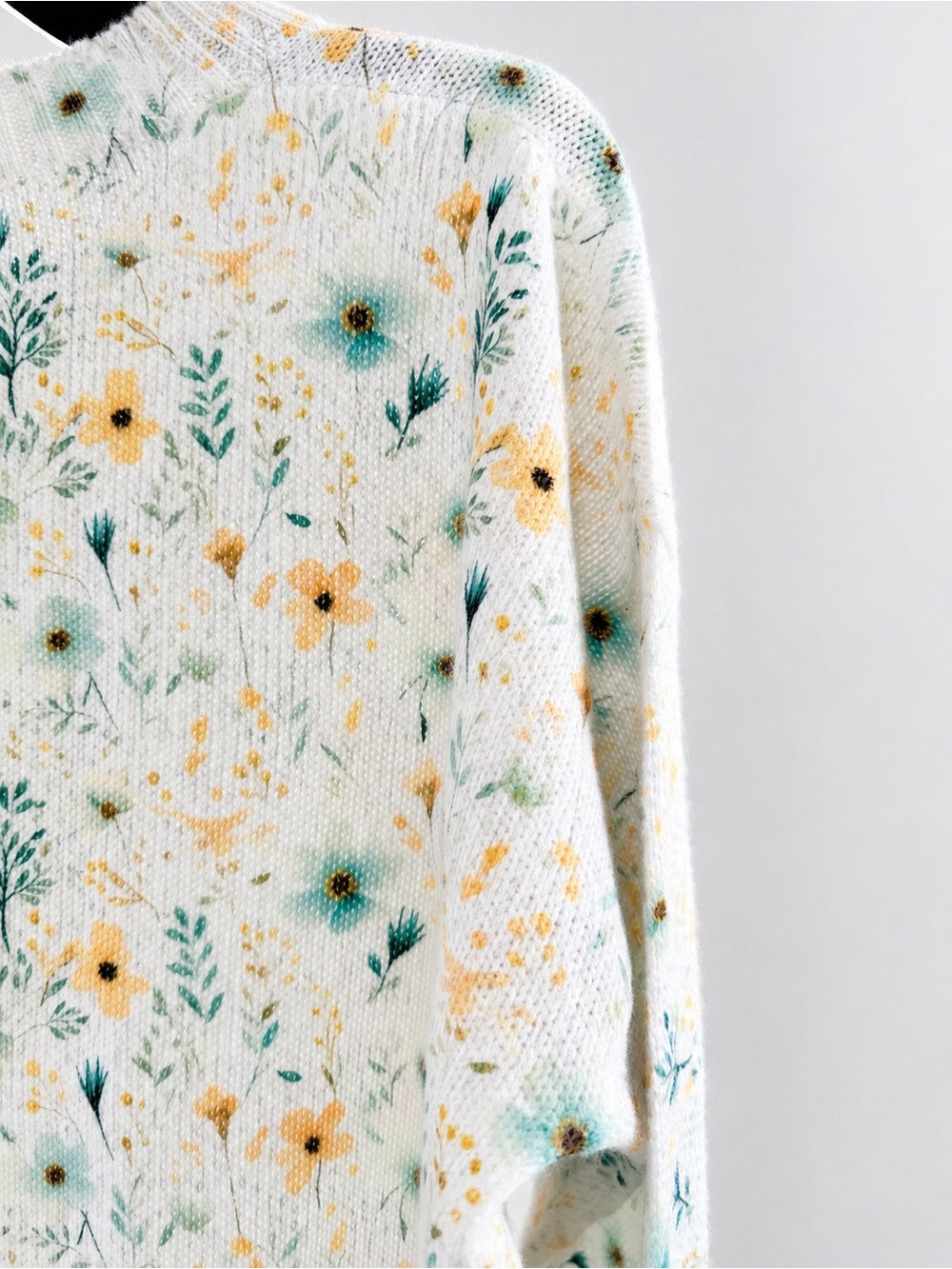 Vintage White Cottagecore Floral Button-Up Cardigan with Yellow & Teal Flowers - Picture 2 of 4